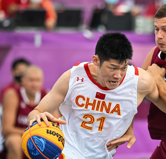 日本男篮绝杀澳大利亚男篮，字母哥三分雨点燃全场