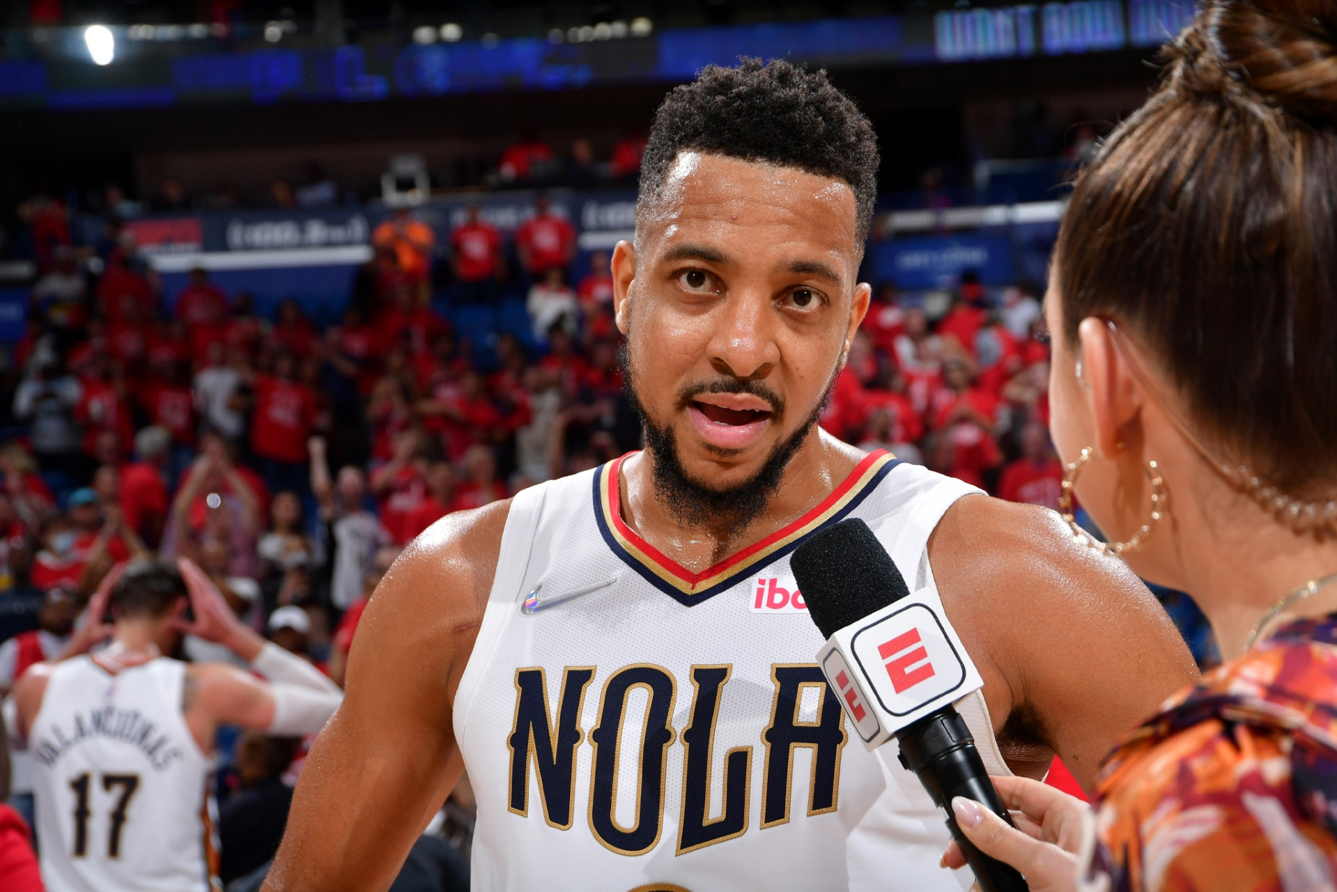 雄鹿力克南韩男篮，麦科勒姆关键制胜