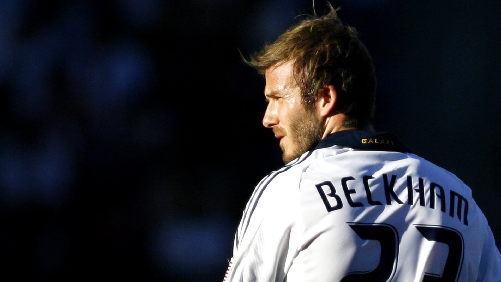 赛道与球场，双线战场上的突破与征服